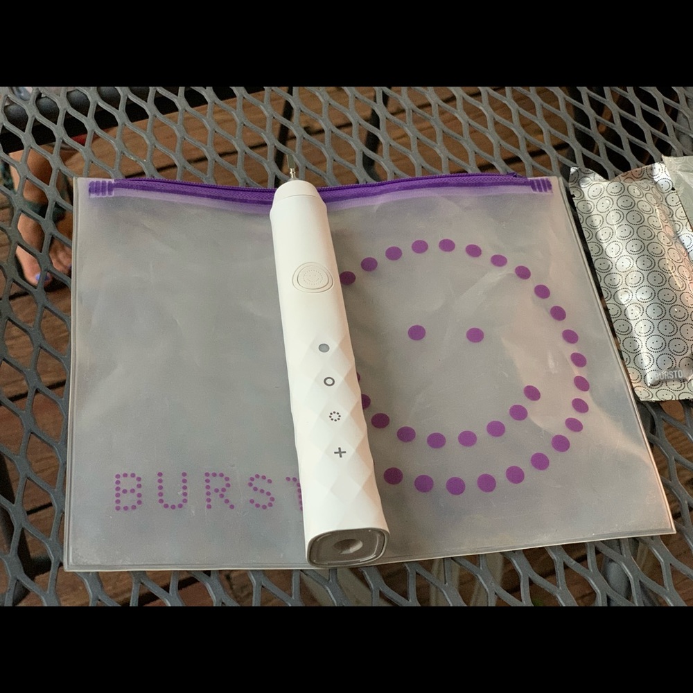 Burst electric toothbrush with new replacement heads